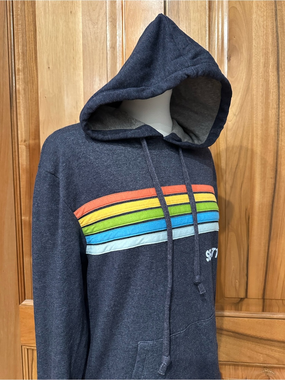 Super Soft Seattle Sweatshirt/Hoodie, Quilted Rainbow, Spaceneedle Detail EUC, S - Picture 9 of 12